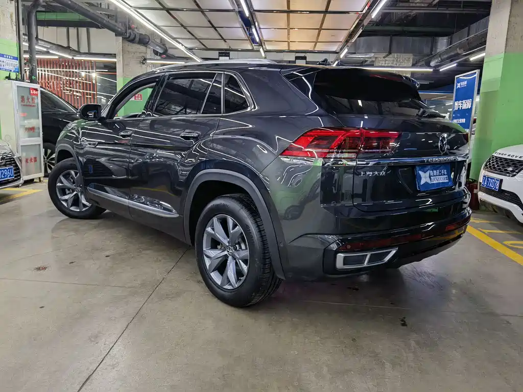 Volkswagen Touareg 2022 Touareg X 330TSI FWD Luxury Edition 2022 - thumbnail 6