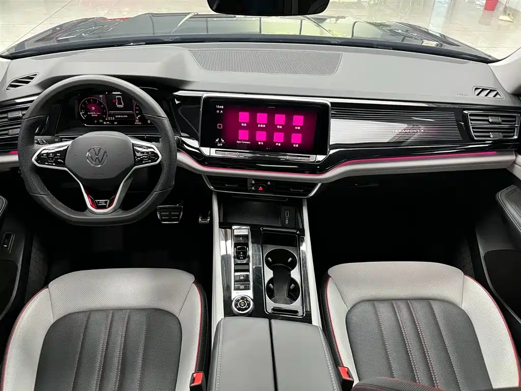 Volkswagen Teramont 2023 Teramont X Facelift 380TSI AWD Premium Luxury Edition 2022 - thumbnail 2