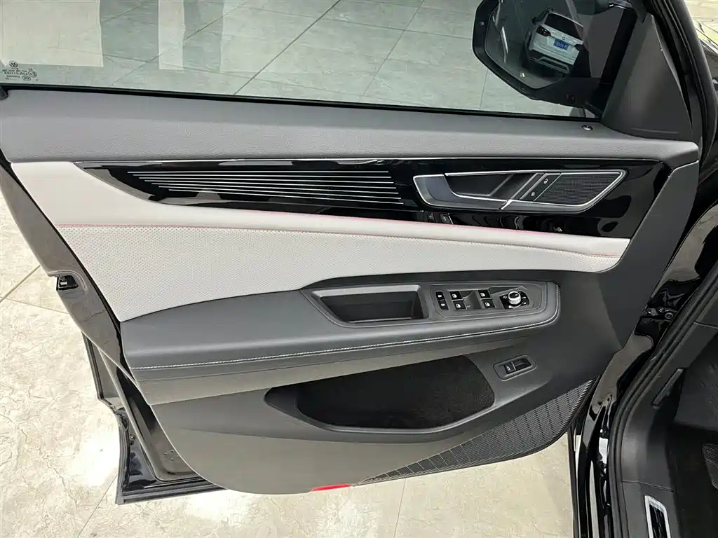 Volkswagen Teramont 2023 Teramont X Facelift 380TSI AWD Premium Luxury Edition 2022 - thumbnail 10