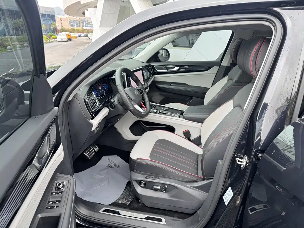 Volkswagen Teramont 2023 Teramont X Facelift 380TSI AWD Premium Luxury Edition 2023 - thumbnail 5