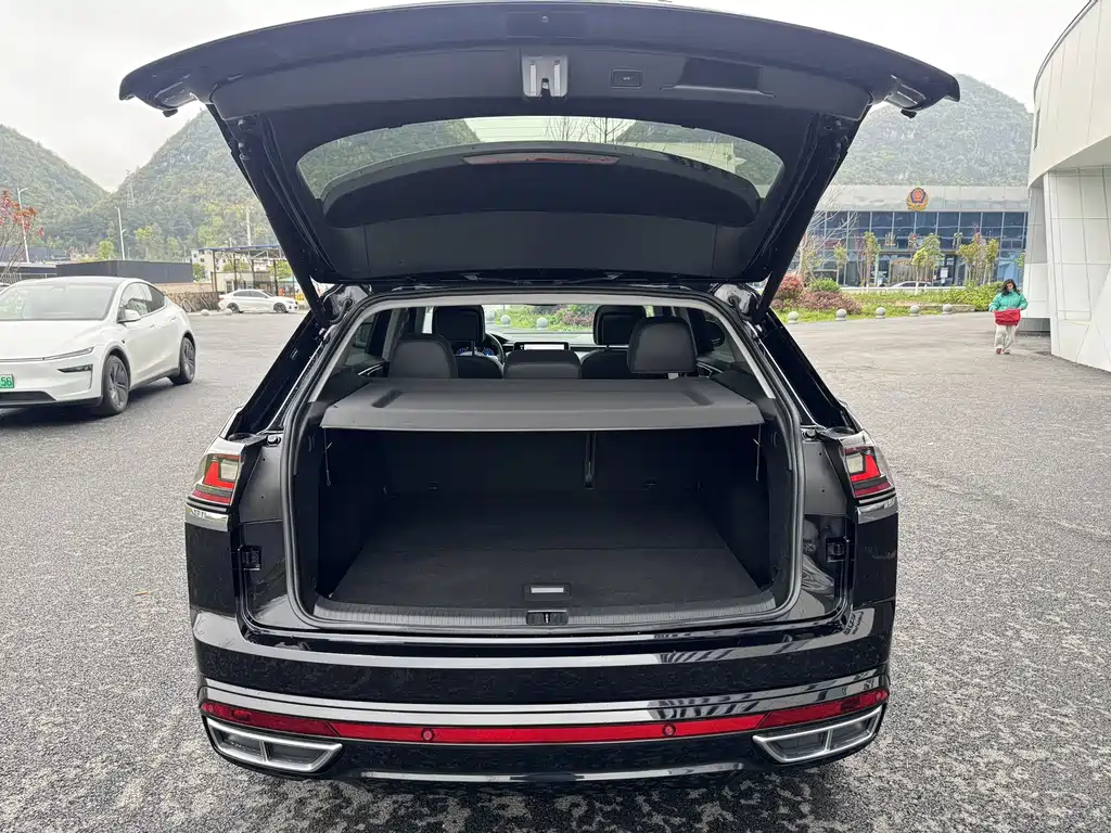 Volkswagen Teramont 2023 Teramont X Facelift 380TSI AWD Premium Luxury Edition 2023 - thumbnail 17