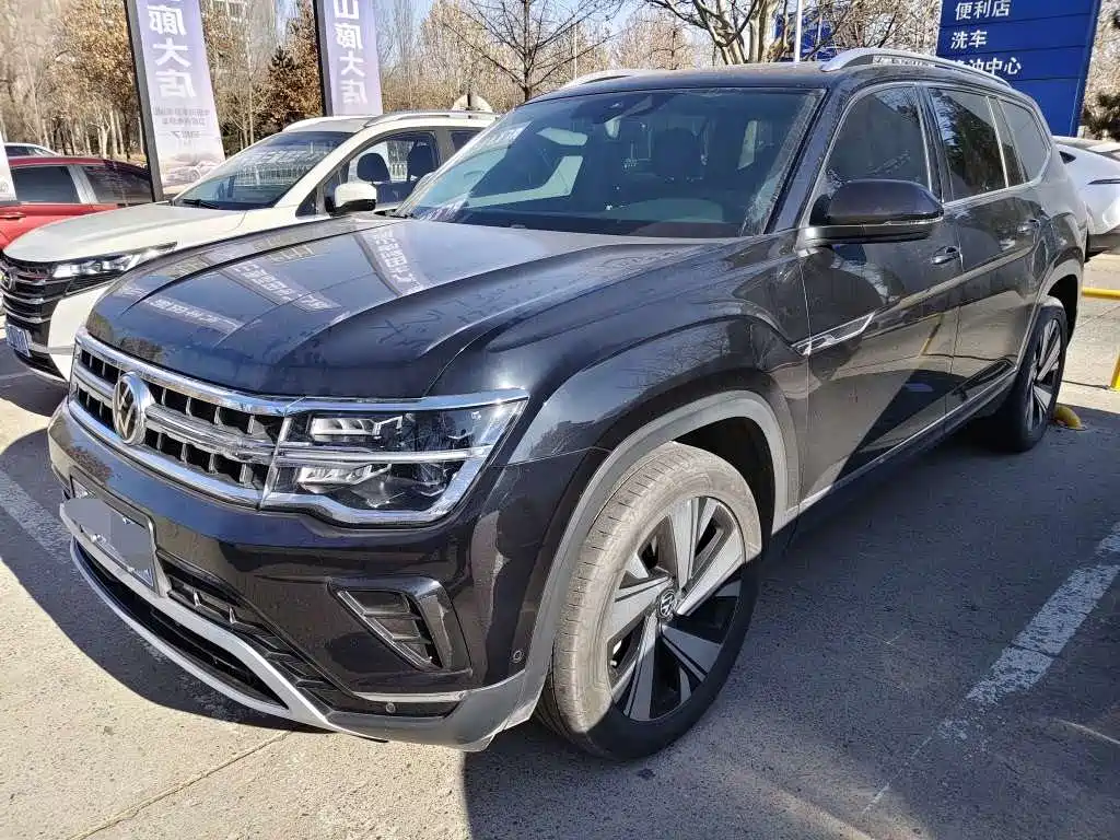 Volkswagen Touareg 2022 330TSI FWD Premium Luxury Edition 2023 - thumbnail 2
