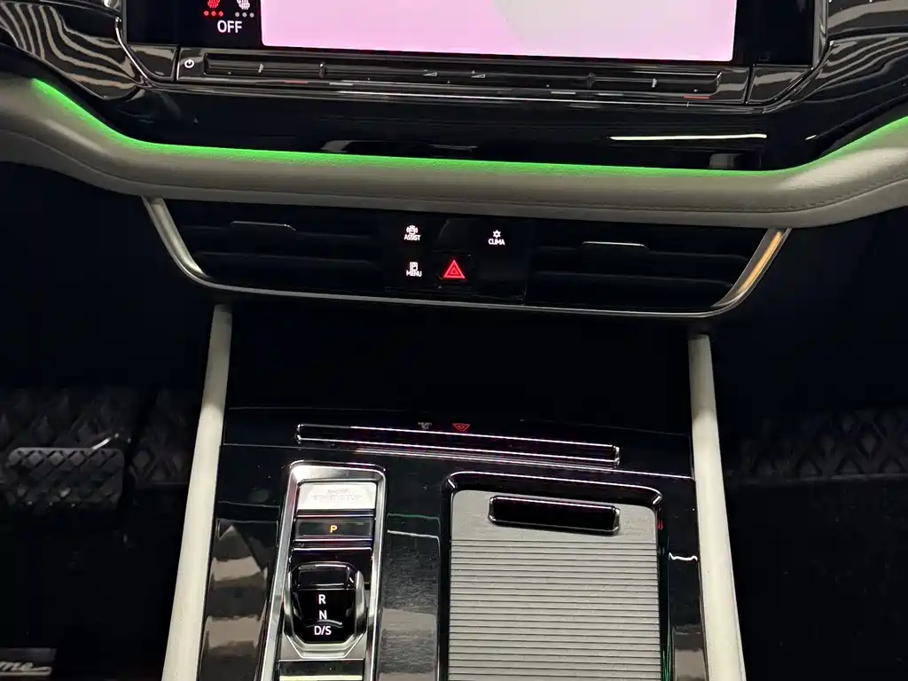 Volkswagen Toucan 2022 330TSI FWD Premium Luxury Edition 2021 - thumbnail 8
