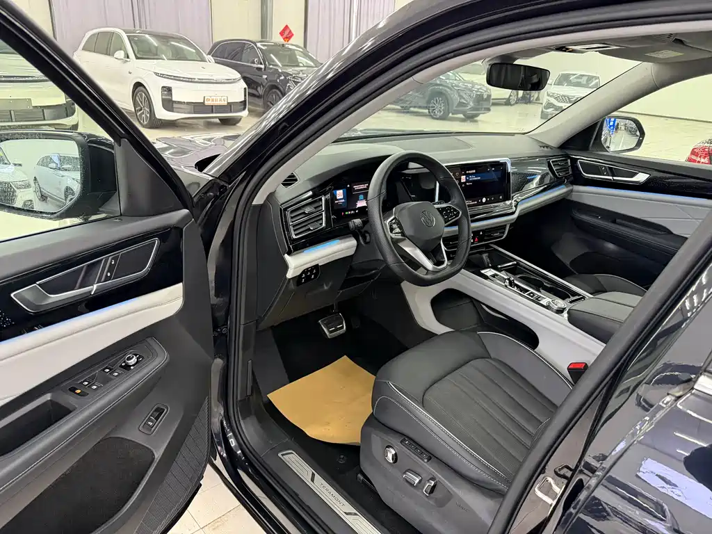 Volkswagen Touareg 2022 380TSI AWD Prestige Luxury Edition 2022 - thumbnail 4