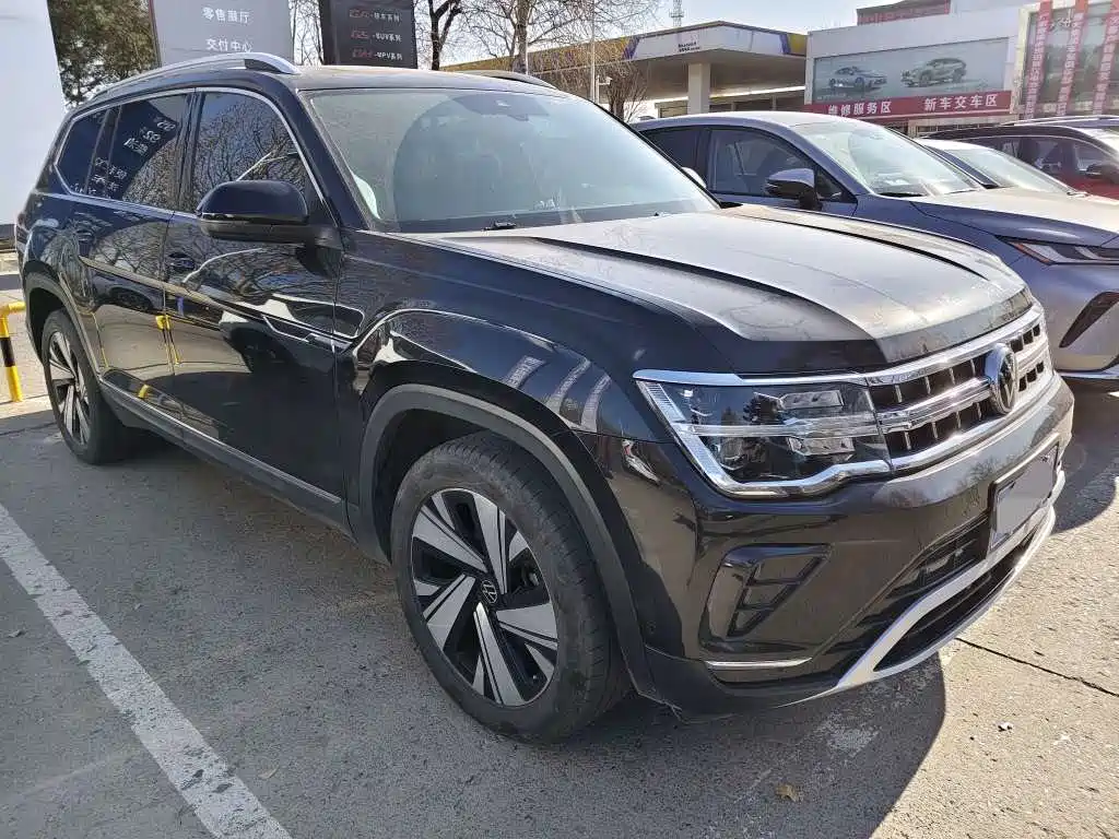 Volkswagen Touareg 2022 330TSI FWD Premium Luxury Edition 2023 - thumbnail 4