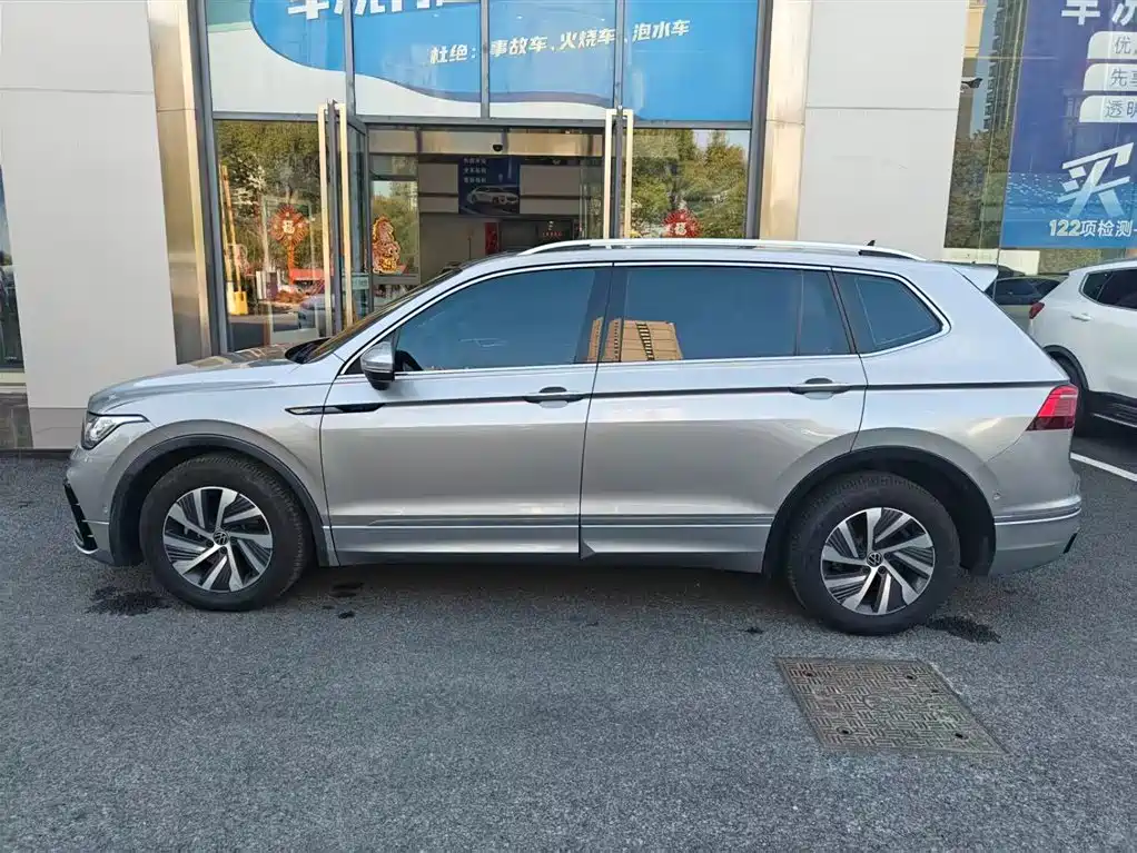 Volkswagen Tiguan L New Energy 2022 430PHEV Plug-in Hybrid Flagship Edition 2022 - thumbnail 4
