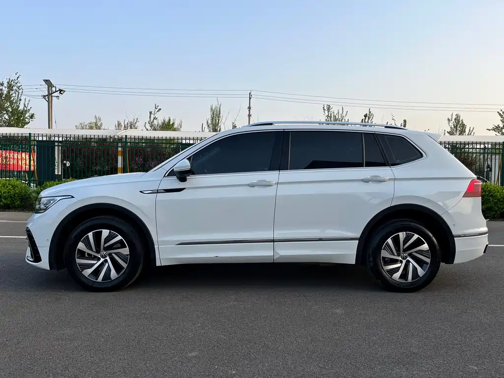 Volkswagen Tiguan L New Energy 2023 430PHEV Plug-in Hybrid Flagship Edition 2023 - thumbnail 4