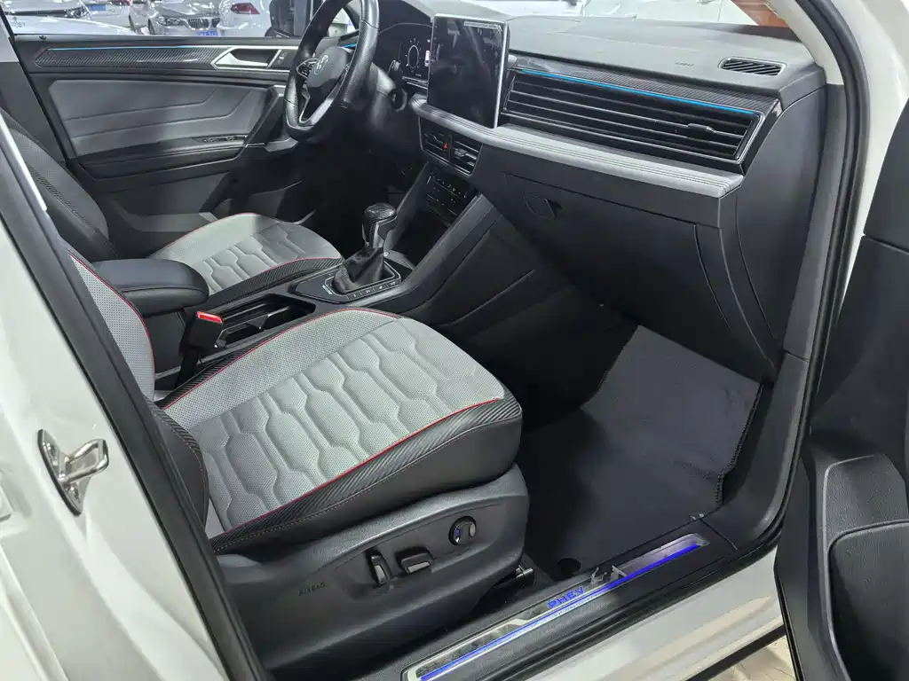 Volkswagen Tiguan L New Energy 2022 430PHEV Plug-in Hybrid Flagship Edition 2022 - thumbnail 9