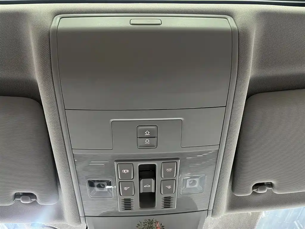 Volkswagen Tiguan L New Energy 2022 430PHEV Plug-in Hybrid Flagship Edition 2022 - thumbnail 8