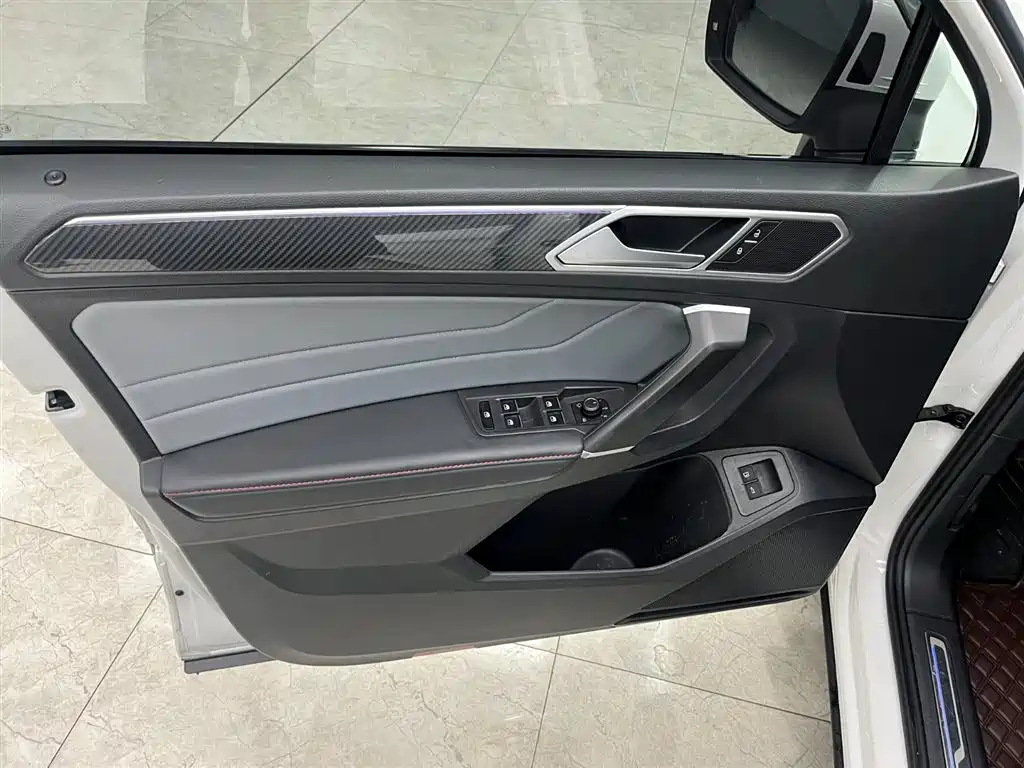 Volkswagen Tiguan L New Energy 2022 430PHEV Plug-in Hybrid Flagship Edition 2022 - thumbnail 10