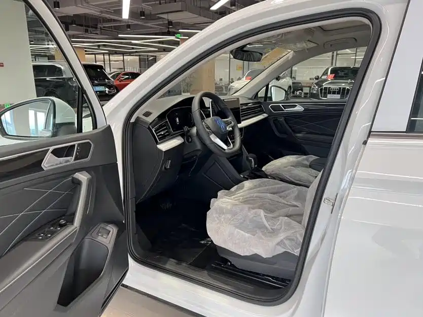 Volkswagen Tiguan L New Energy 2023 430PHEV Plug-in Hybrid Premium Edition 2025 - thumbnail 9