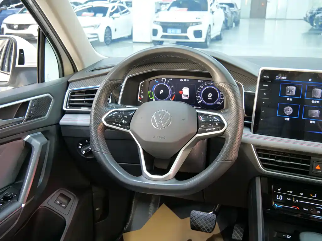 Volkswagen Tiguan L New Energy 2022 430PHEV Plug-in Hybrid Flagship Edition 2022 - thumbnail 13