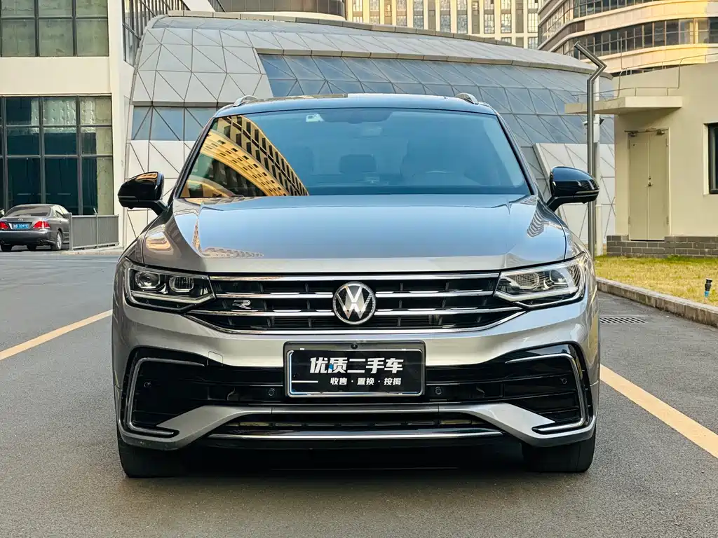 Volkswagen Tiguan X 2021 330TSI FWD Flagship Edition 2022 - thumbnail 2