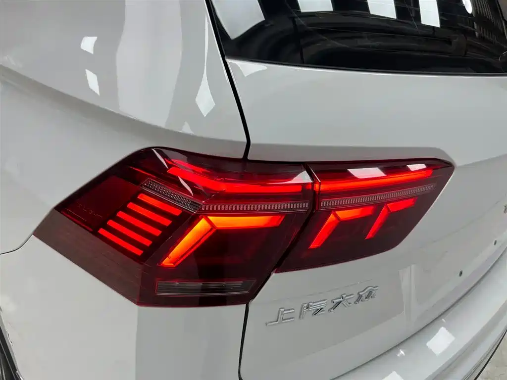 Volkswagen Tiguan L New Energy 2022 430PHEV Plug-in Hybrid Flagship Edition 2022 - thumbnail 19