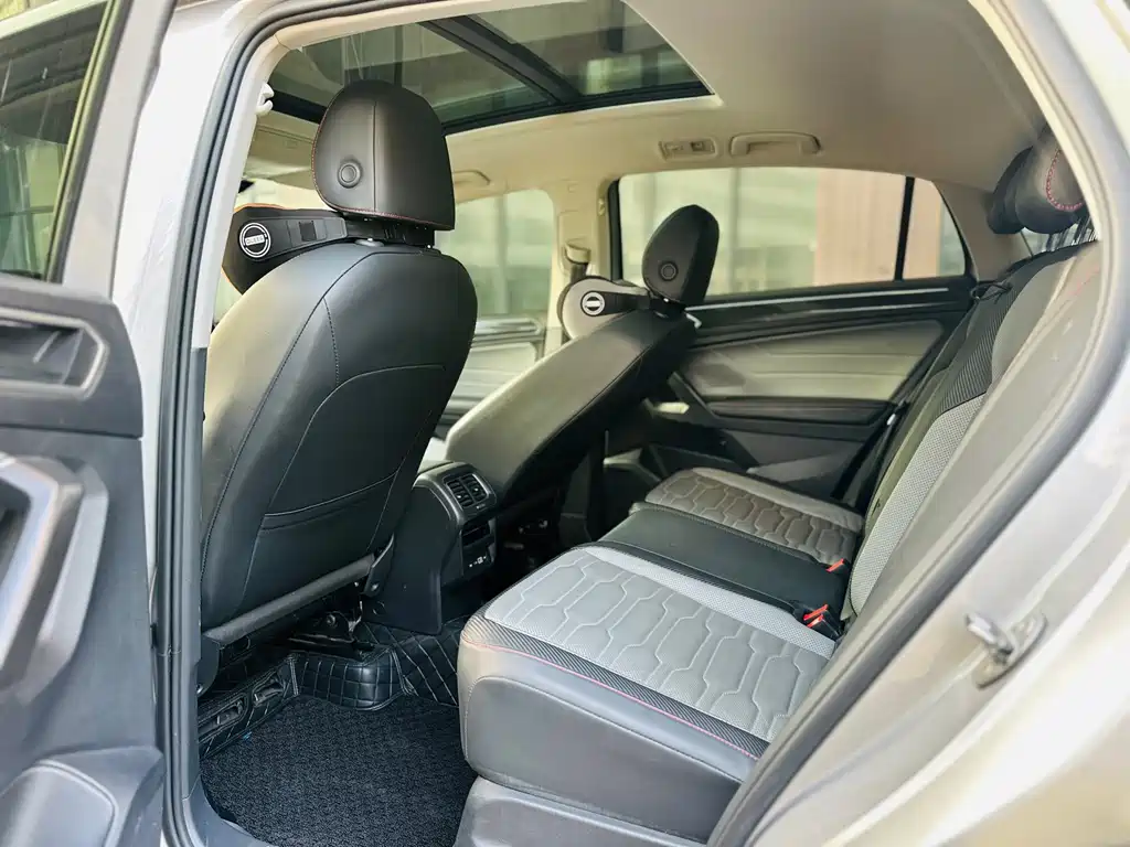 Volkswagen Tiguan X 2021 330TSI FWD Flagship Edition 2022 - thumbnail 8