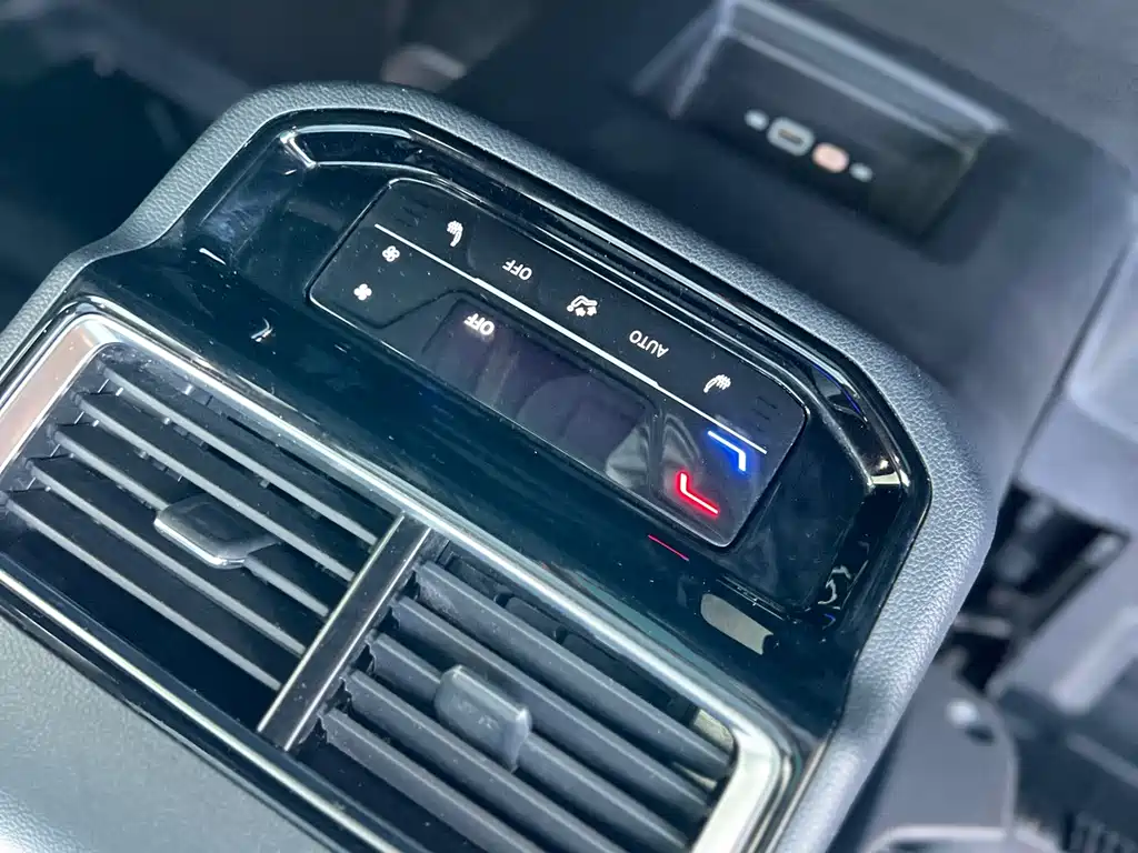 Volkswagen Teramont 2022 330TSI FWD Premium Luxury Edition 2022 - thumbnail 21