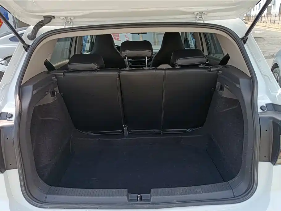 Volkswagen T-Cross 2023 280TSI DSG Comfort Edition 2024 - thumbnail 4