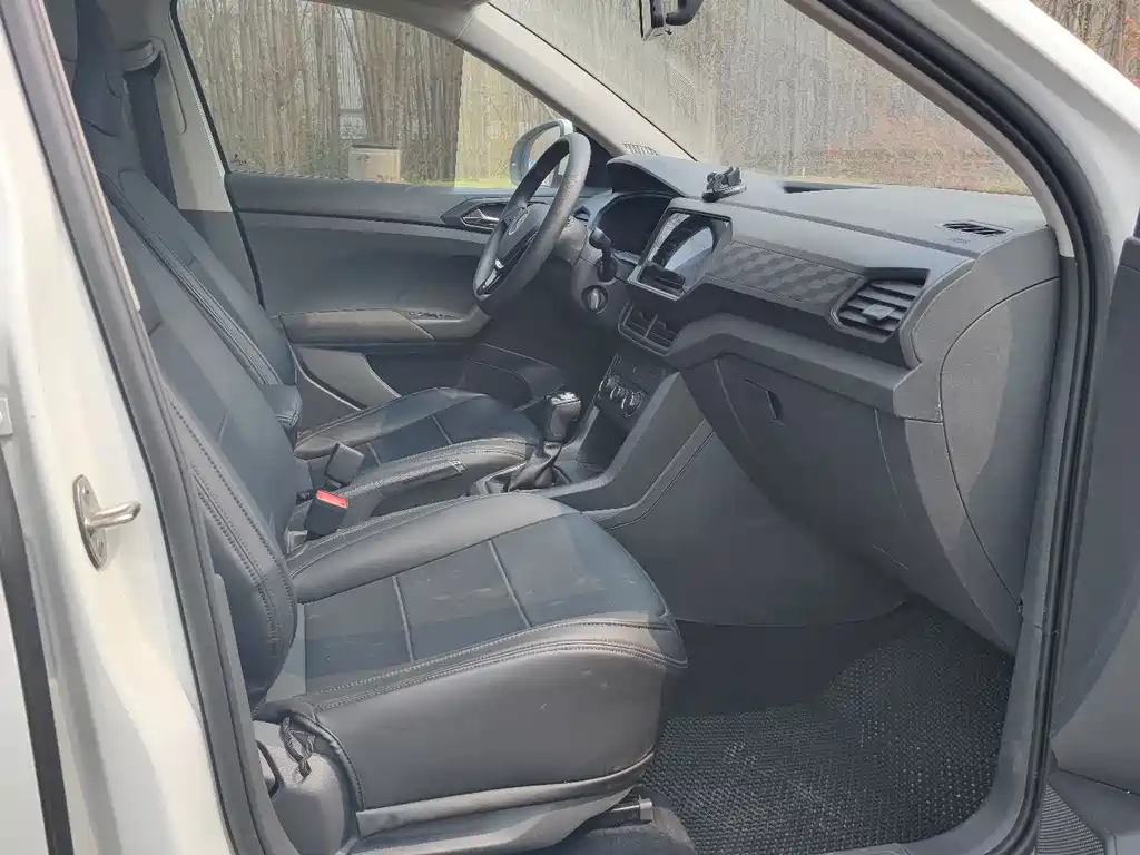Volkswagen T-Cross 2023 1.5L Automatic Comfort Edition 2024 - thumbnail 8