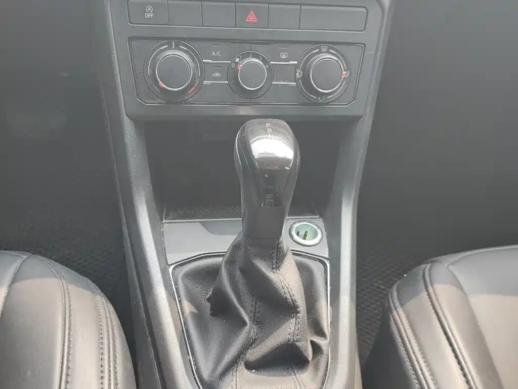 Volkswagen T-Cross 2023 1.5L Automatic Comfort Edition 2024 - thumbnail 11