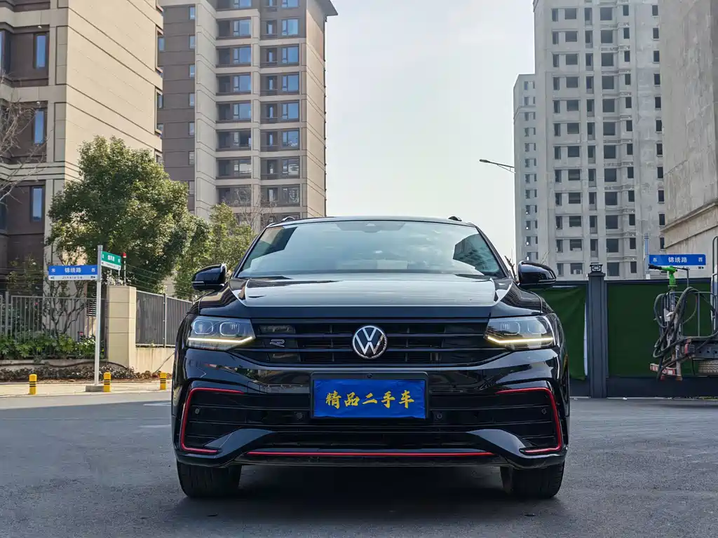 Volkswagen Tiguan X 2022 330TSI FWD Flagship Edition 2023 - thumbnail 2