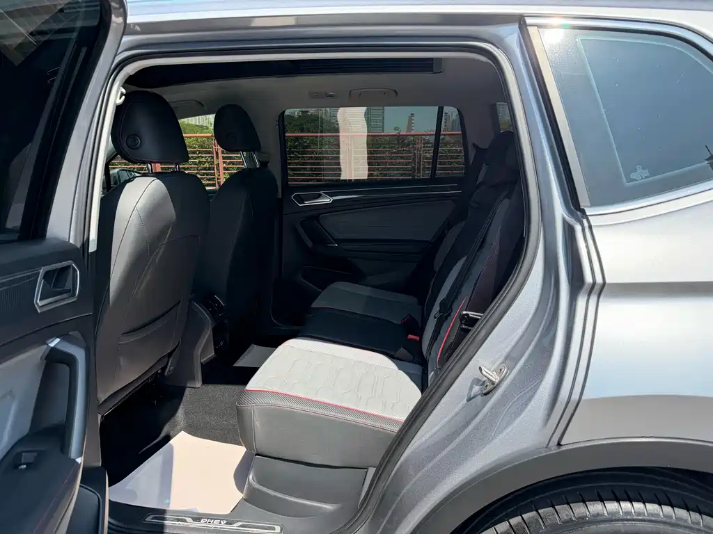 Volkswagen Tiguan L New Energy 2022 430PHEV Plug-in Hybrid Flagship Edition 2022 - thumbnail 5