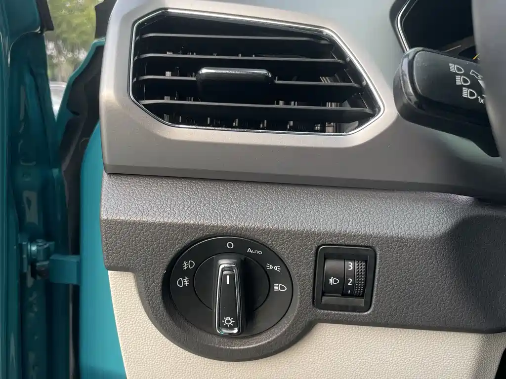 Volkswagen T-Cross 2023 280TSI DSG Luxury Edition 2022 - thumbnail 9