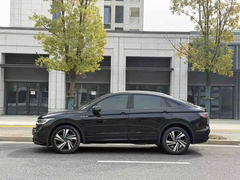 Volkswagen Tiguan X 2022 330TSI FWD Flagship Edition 2023 - thumbnail 3