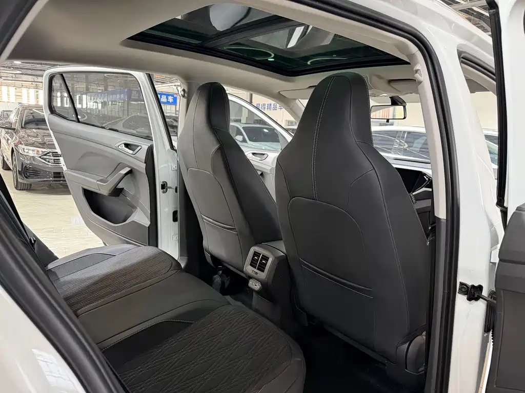 Volkswagen T-Cross 2023 Model Year Facelift 1.5L Automatic Comfort Edition 2023 - thumbnail 10