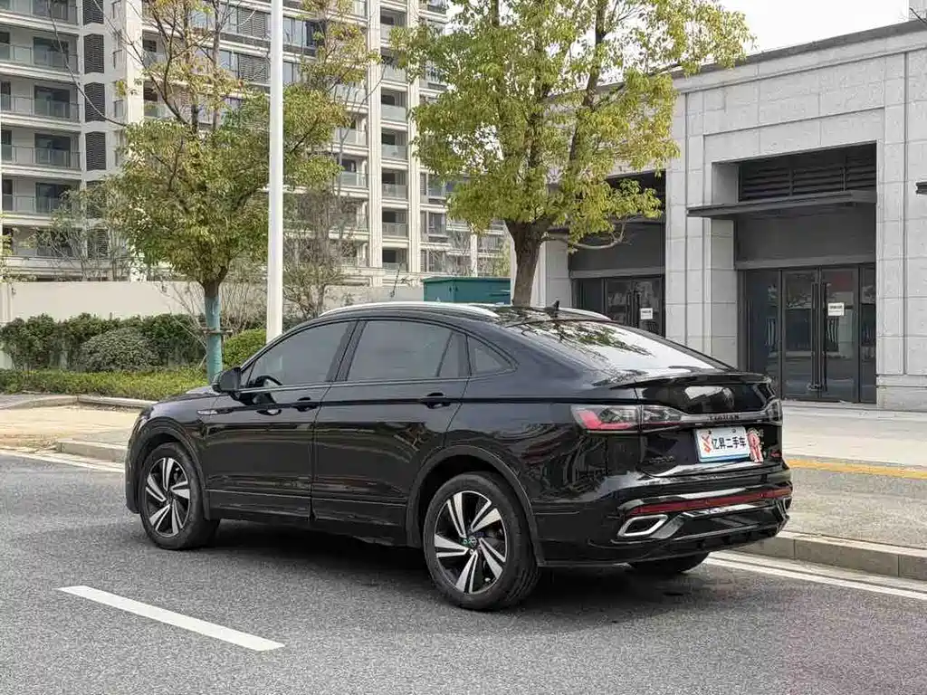 Volkswagen Tiguan X 2022 330TSI FWD Flagship Edition 2023 - thumbnail 4