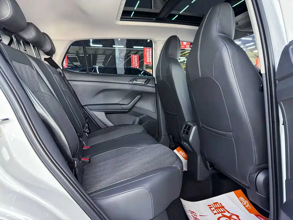Volkswagen T-Cross 2023 300TSI DSG Comfort Edition 2024 - thumbnail 13