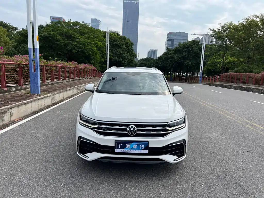 Volkswagen Tiguan X 2022 330TSI FWD Premium 2022 - thumbnail 2