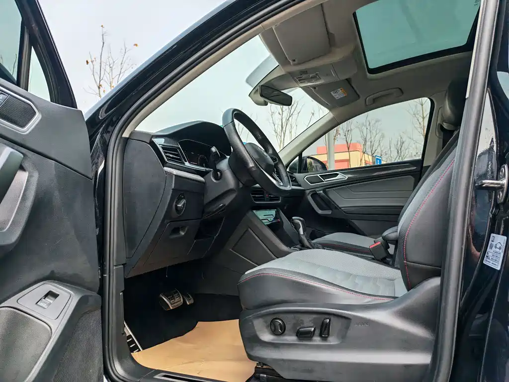 Volkswagen Tiguan X 2022 330TSI FWD Flagship Edition 2023 - thumbnail 9