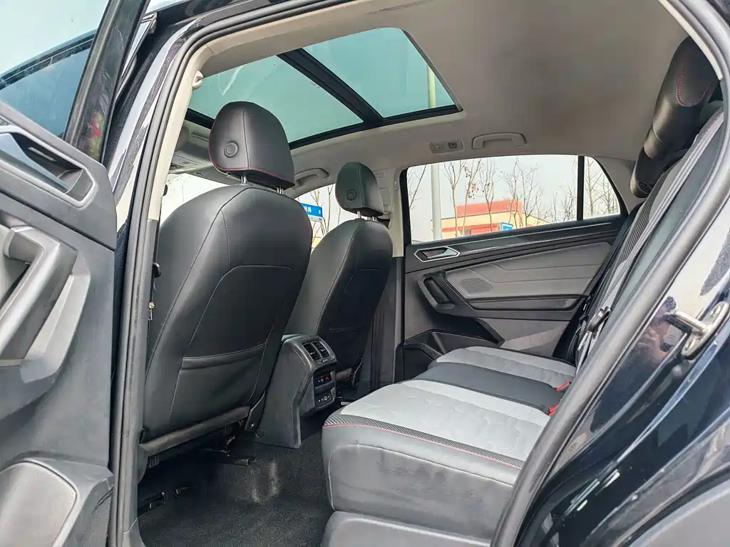 Volkswagen Tiguan X 2022 330TSI FWD Flagship Edition 2023 - thumbnail 10