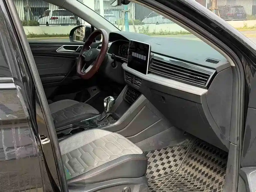 Volkswagen Tiguan X 2022 330TSI FWD Flagship Edition 2023 - thumbnail 8