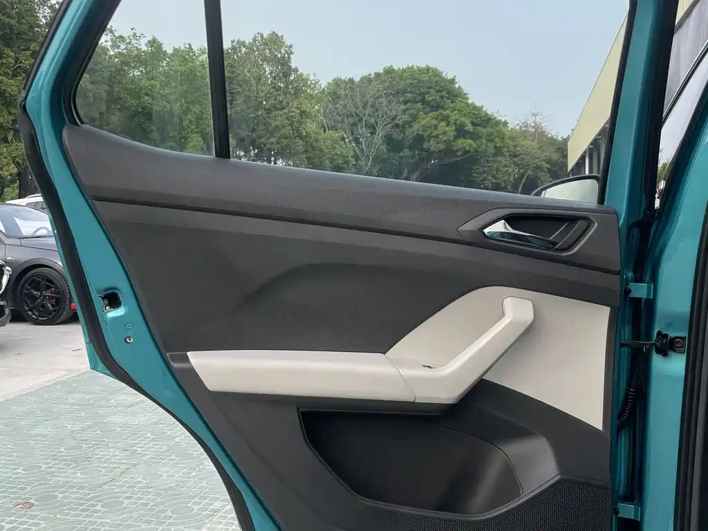Volkswagen T-Cross 2023 280TSI DSG Luxury Edition 2022 - thumbnail 15