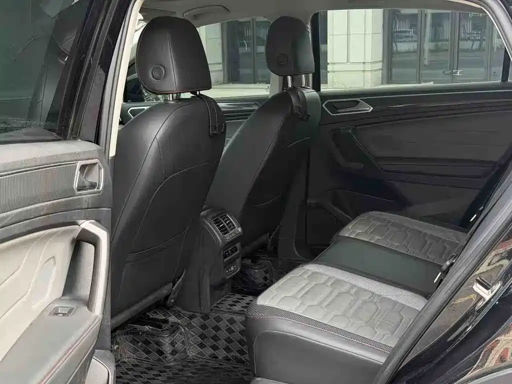 Volkswagen Tiguan X 2022 330TSI FWD Flagship Edition 2023 - thumbnail 9