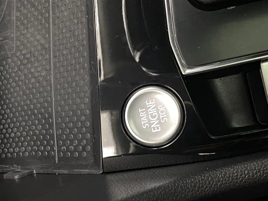 Volkswagen Tiguan X 2023 Facelift 330TSI FWD Premium Flagship Edition 2022 - thumbnail 5