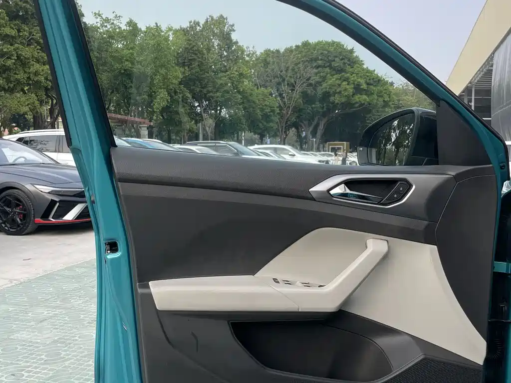 Volkswagen T-Cross 2023 280TSI DSG Luxury Edition 2022 - thumbnail 17