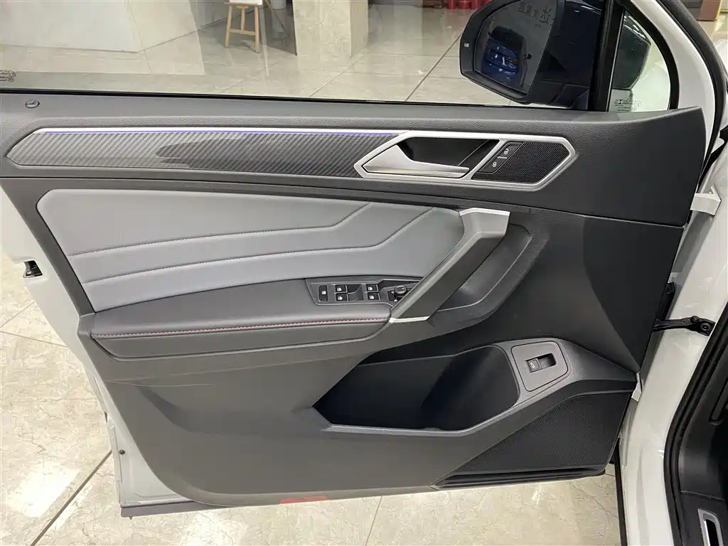 Volkswagen Tiguan X 2023 Facelift 330TSI FWD Premium Flagship Edition 2022 - thumbnail 8