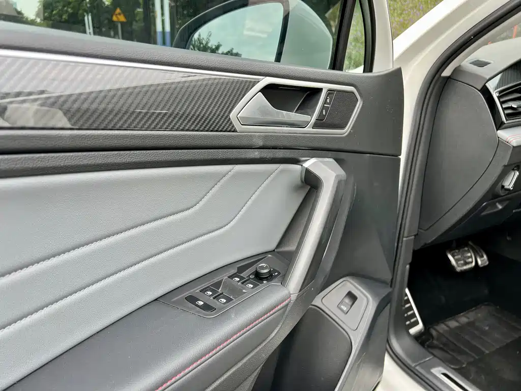 Volkswagen Tiguan X 2022 330TSI FWD Premium 2022 - thumbnail 8