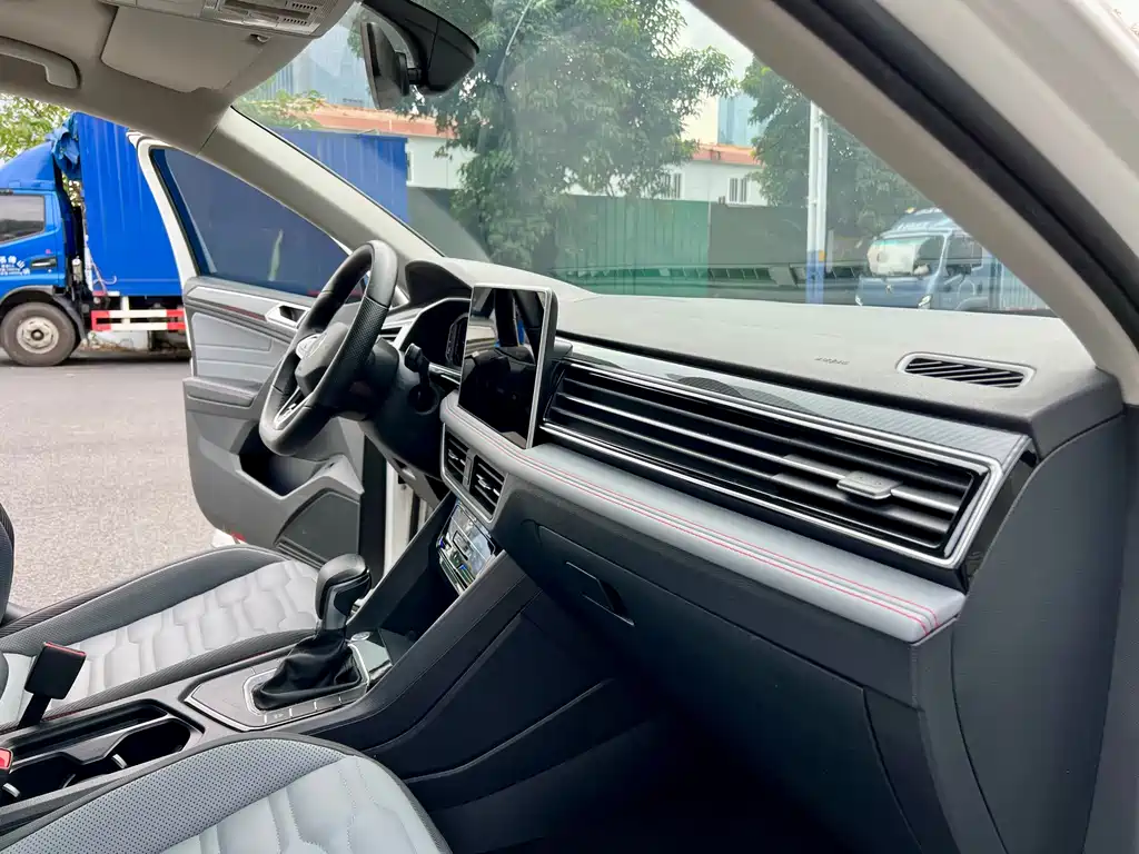 Volkswagen Tiguan X 2022 330TSI FWD Premium 2022 - thumbnail 9