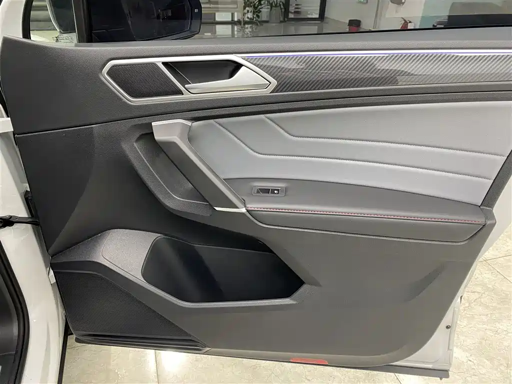 Volkswagen Tiguan X 2023 Facelift 330TSI FWD Premium Flagship Edition 2022 - thumbnail 10