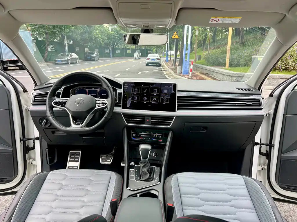 Volkswagen Tiguan X 2022 330TSI FWD Premium 2022 - thumbnail 10