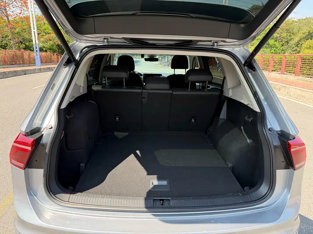 Volkswagen Tiguan L New Energy 2022 430PHEV Plug-in Hybrid Flagship Edition 2022 - thumbnail 24