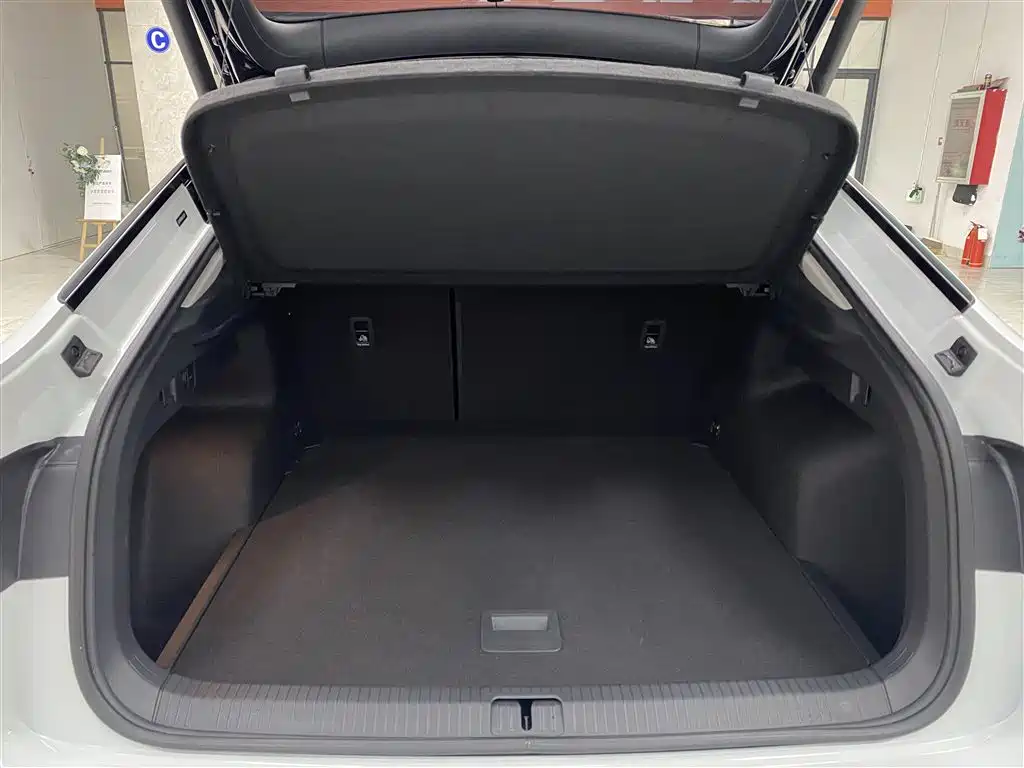 Volkswagen Tiguan X 2023 Facelift 330TSI FWD Premium Flagship Edition 2022 - thumbnail 16