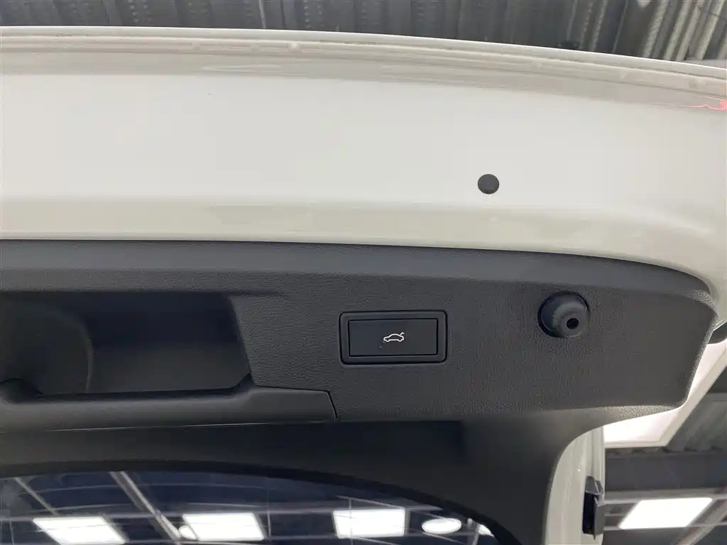 Volkswagen Tiguan X 2023 Facelift 330TSI FWD Premium Flagship Edition 2022 - thumbnail 17