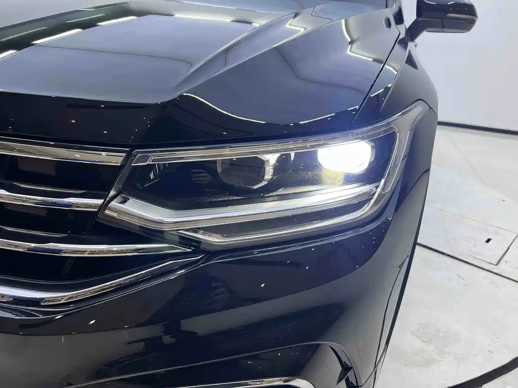 Volkswagen Tiguan X 2022 330TSI FWD Flagship Edition 2021 - thumbnail 4