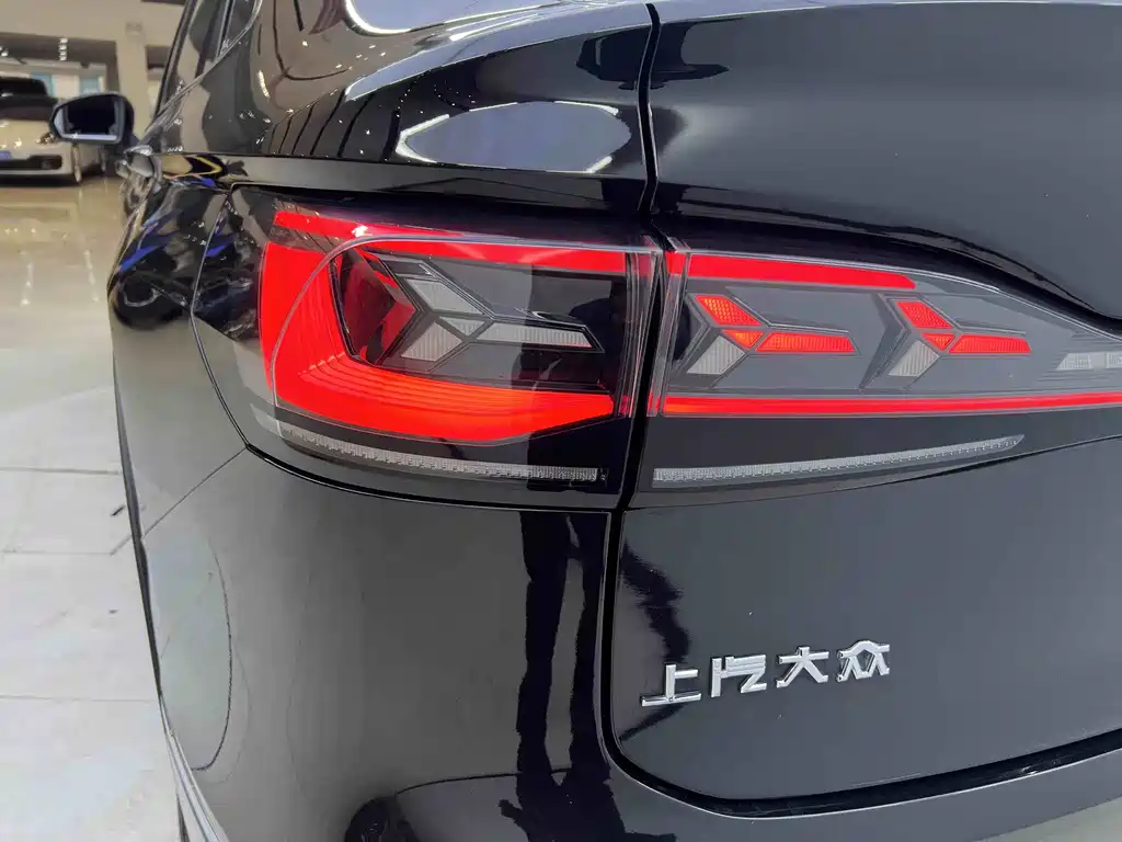 Volkswagen Tiguan X 2022 330TSI FWD Flagship Edition 2021 - thumbnail 8