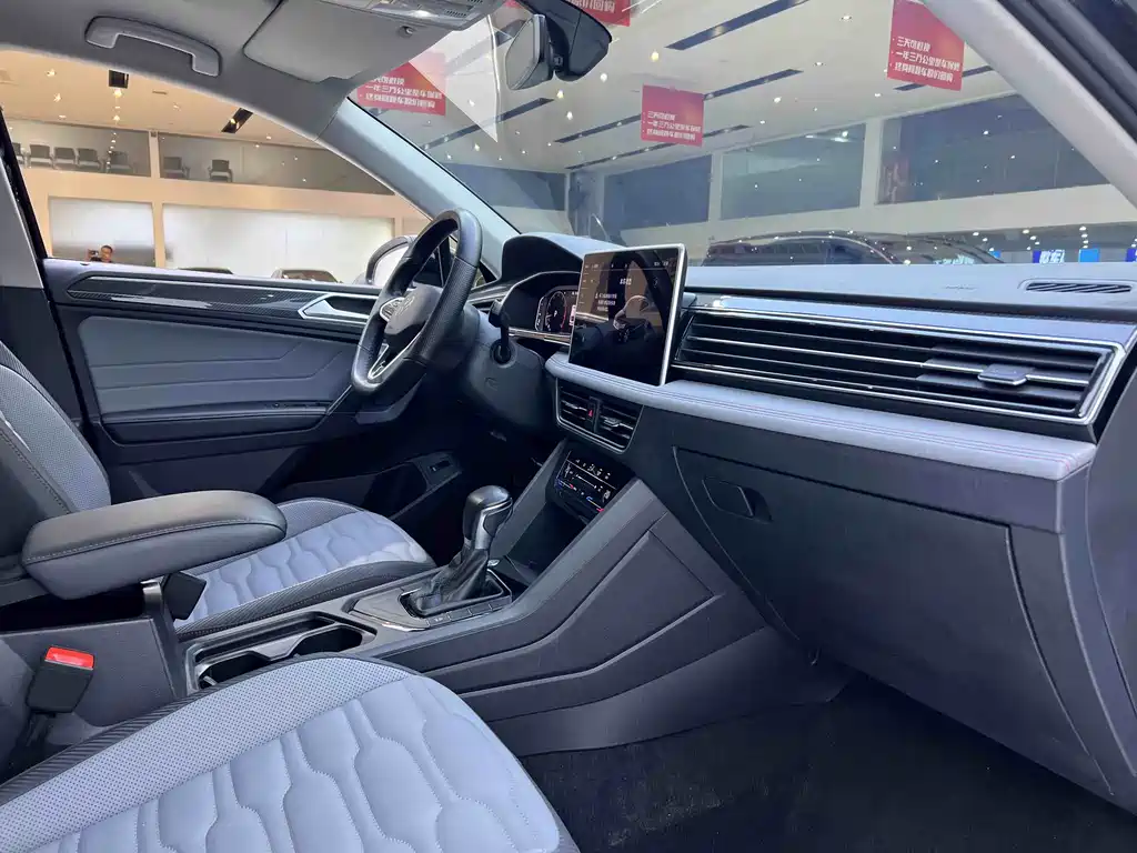 Volkswagen Tiguan X 2022 330TSI FWD Flagship Edition 2021 - thumbnail 16