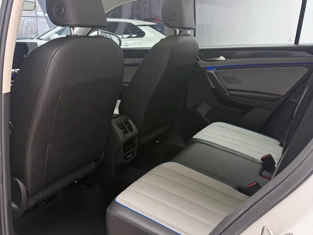 Volkswagen Tayron GTE PHEV 2023 280TSI Luxury Plus Advanced Edition 2023 - thumbnail 6